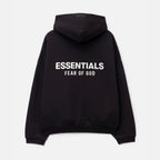 Hoodie Fear of God Essentials Negra con blanco